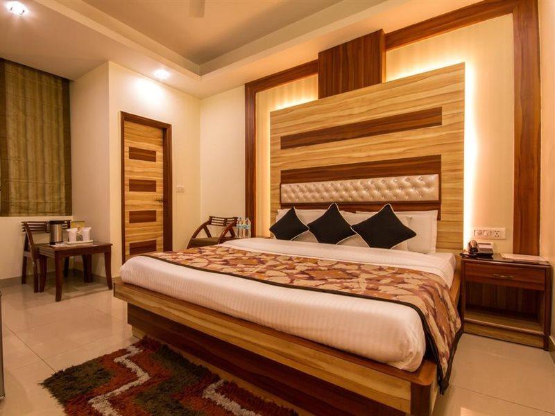 Hotel Aster Inn New Delhi Экстерьер фото