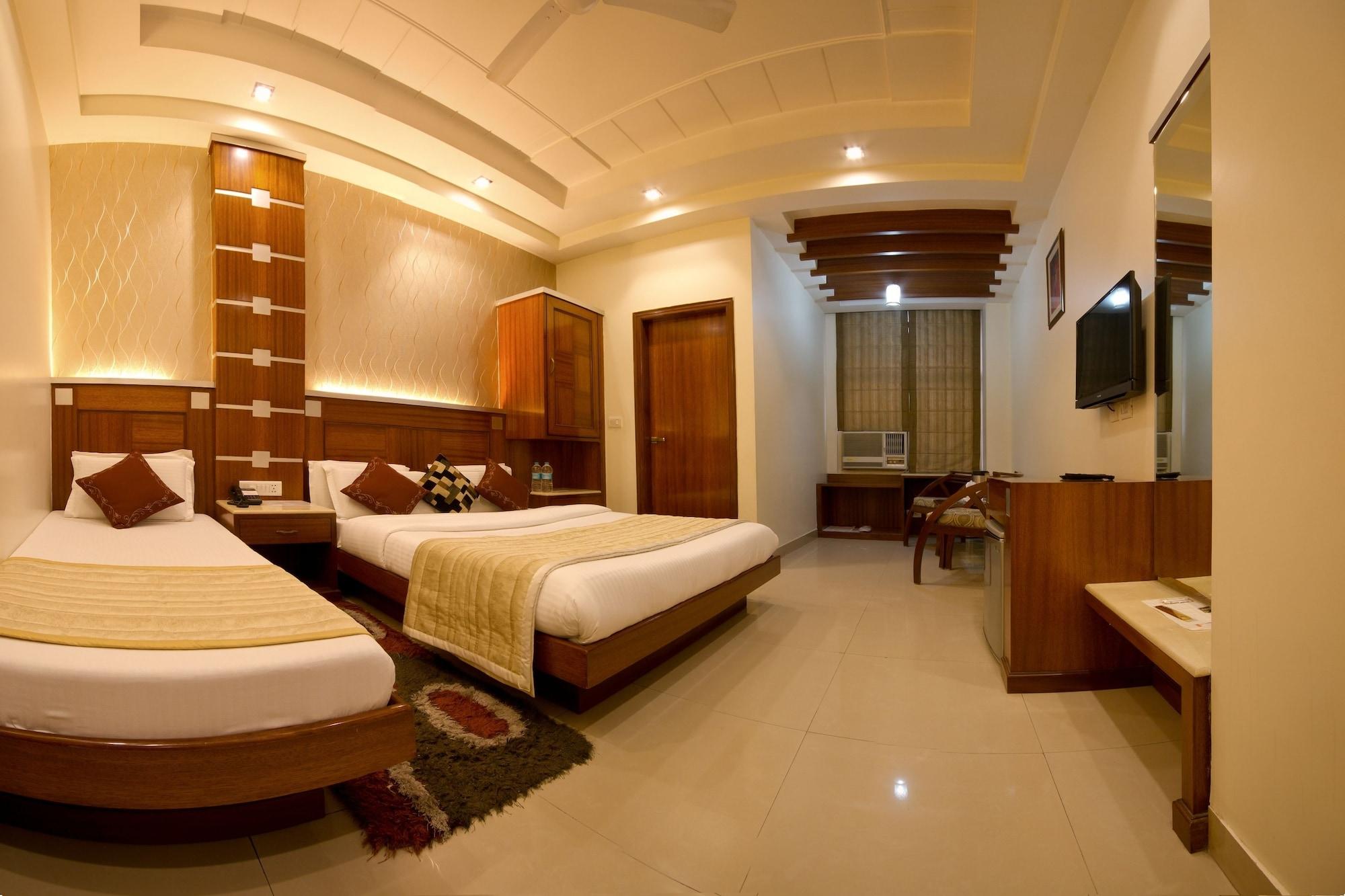 Hotel Aster Inn New Delhi Экстерьер фото