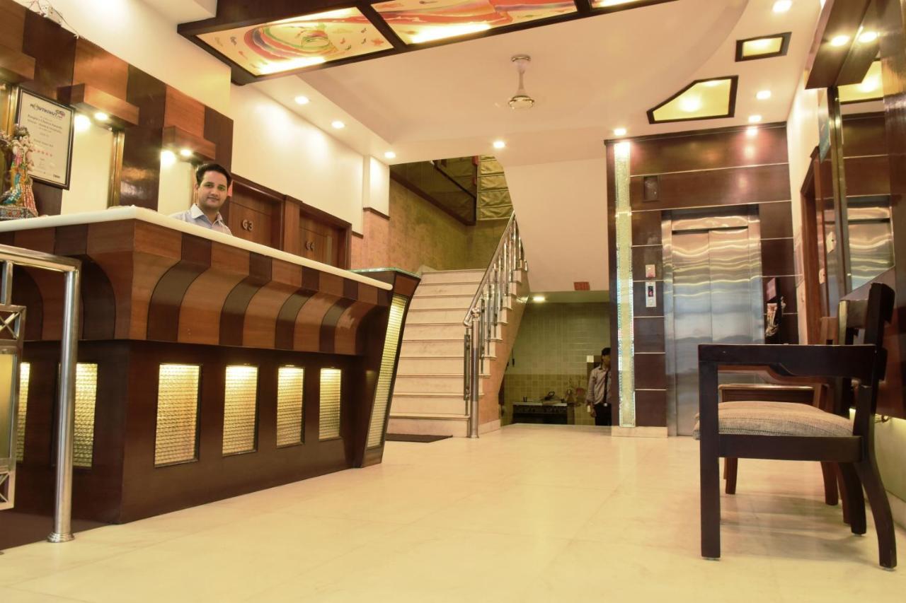 Hotel Aster Inn New Delhi Экстерьер фото