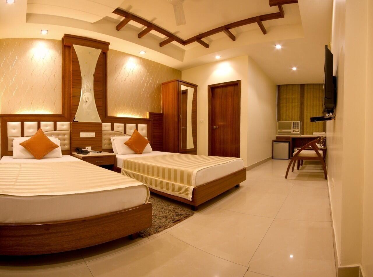 Hotel Aster Inn New Delhi Экстерьер фото