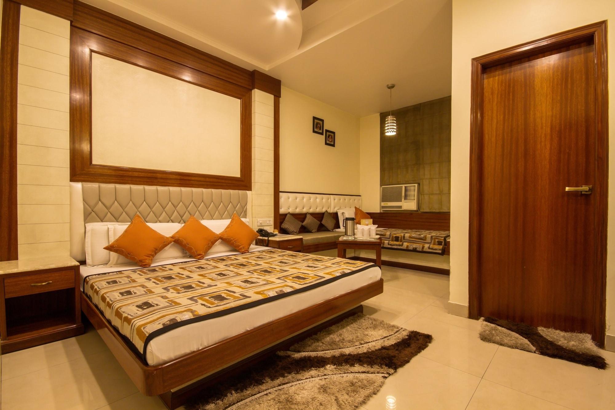 Hotel Aster Inn New Delhi Экстерьер фото