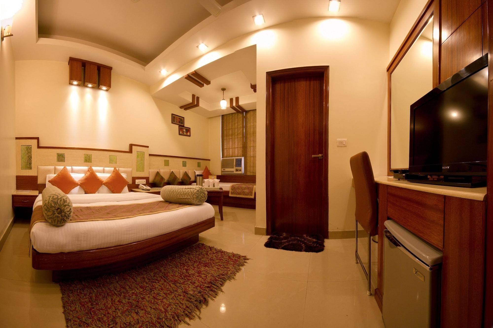 Hotel Aster Inn New Delhi Экстерьер фото