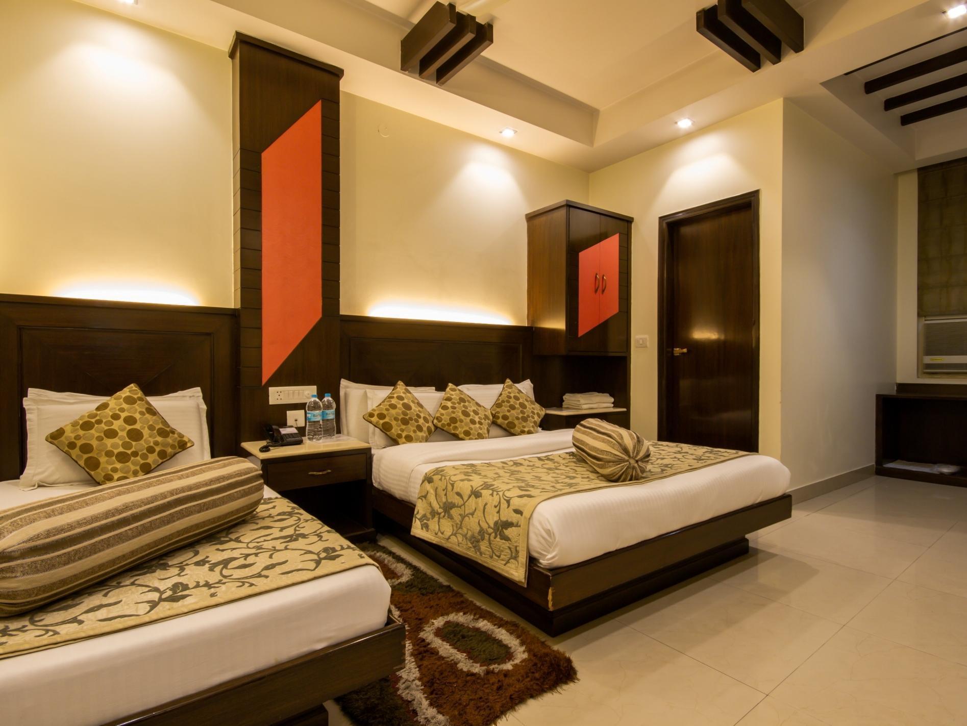 Hotel Aster Inn New Delhi Экстерьер фото