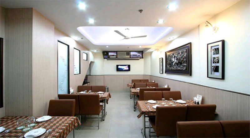 Hotel Aster Inn New Delhi Экстерьер фото