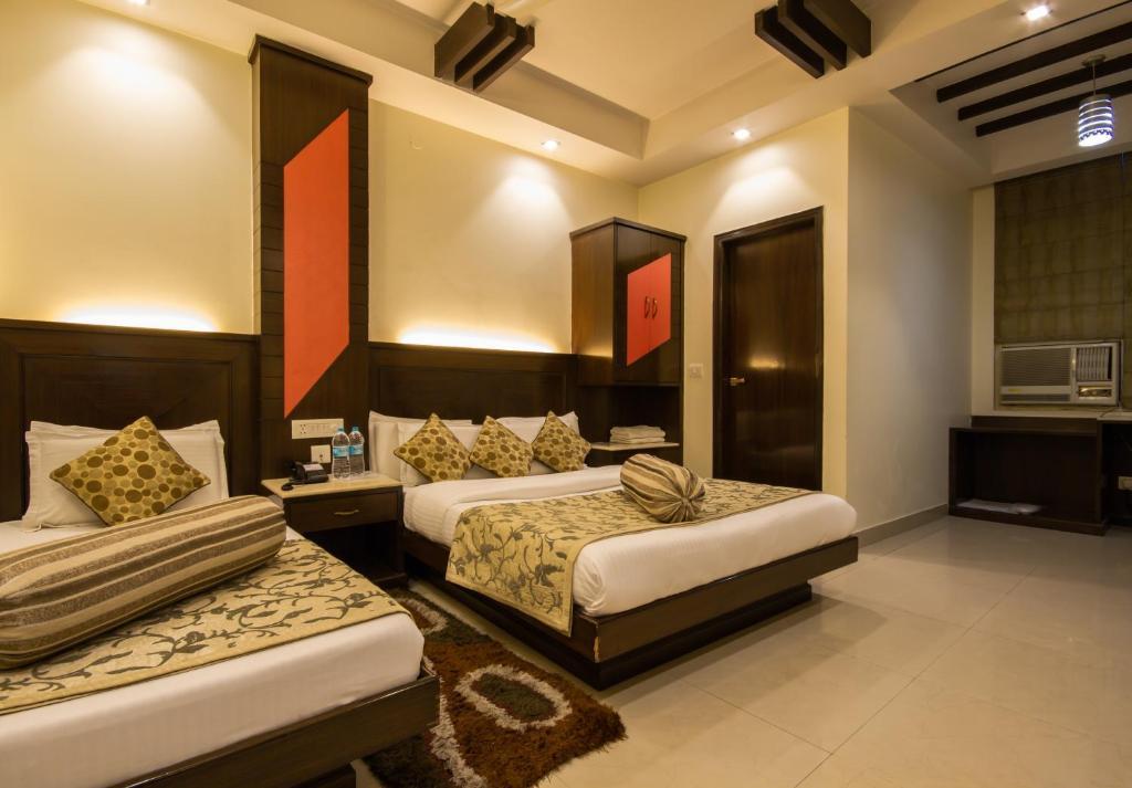 Hotel Aster Inn New Delhi Экстерьер фото