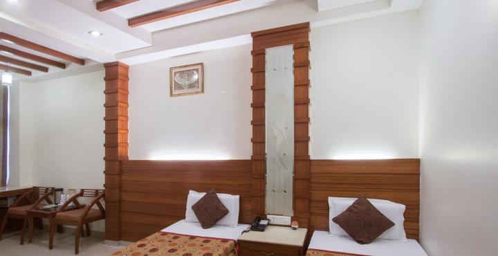 Hotel Aster Inn New Delhi Экстерьер фото